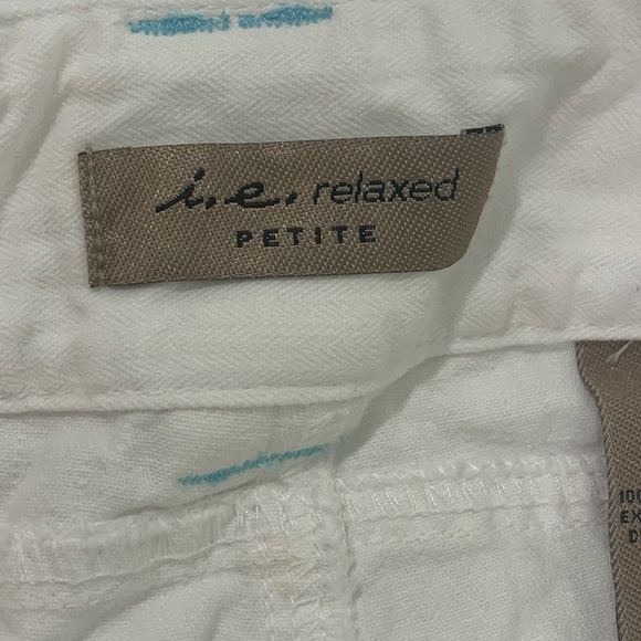 I.E. Womens Size 14 Petite Relaxed Fit Straight Leg White Denim Jeans EUC - Picture 2 of 10